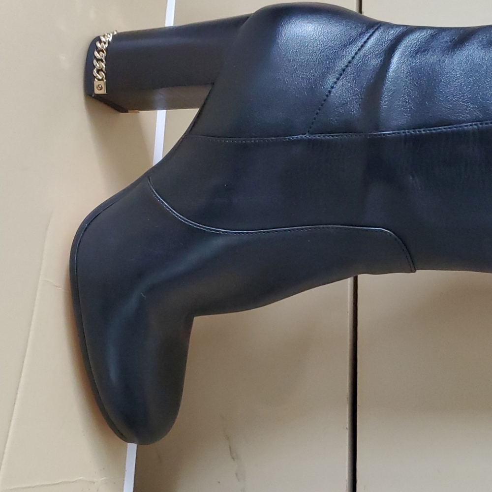Boots - Picture 4 of 4